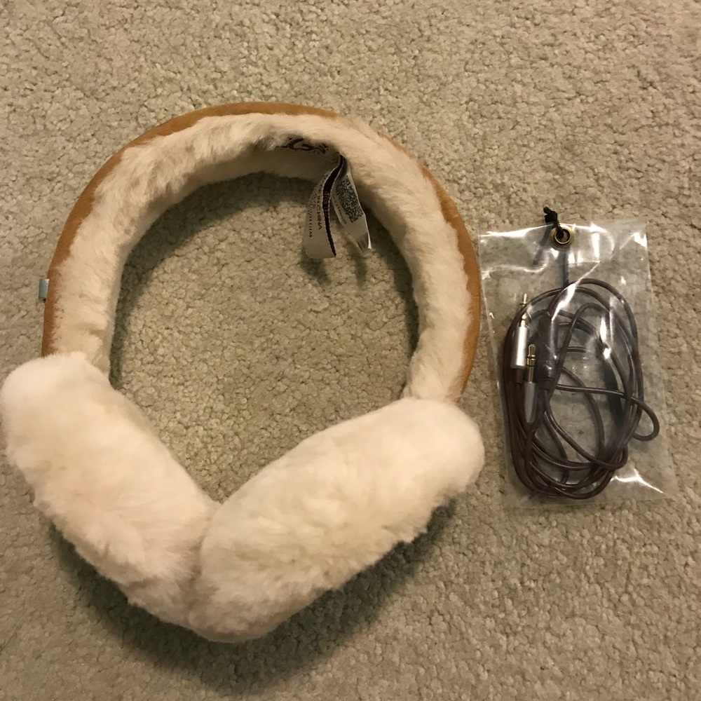 UGG wired earmuffs